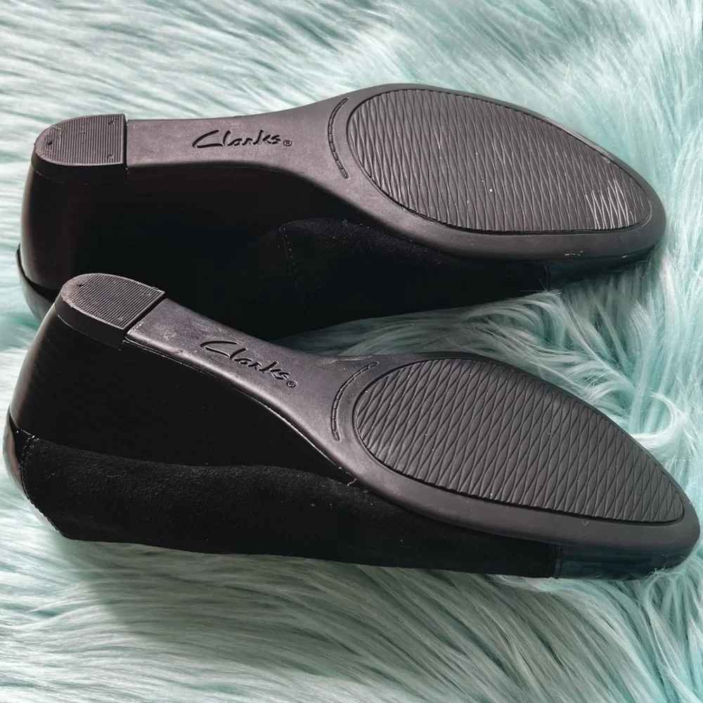 Clarks Black SUEDE & PATENT LEATHER Cap Toe Soft Cushion Low Wedges Women's 6